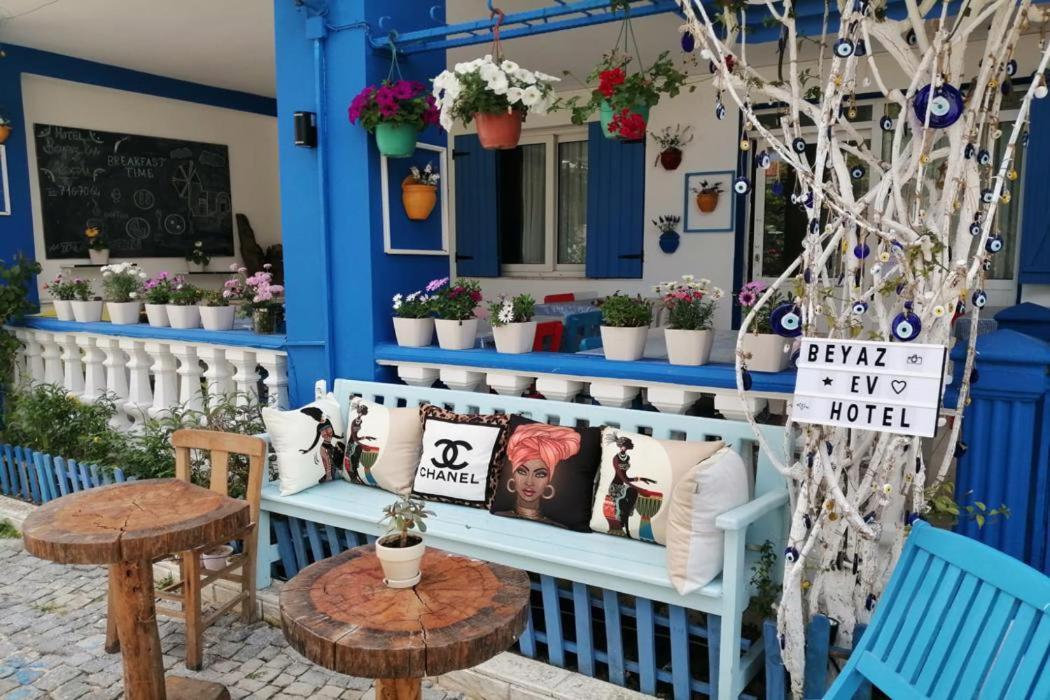 Beyaz Ev Hotel Alaçatı Luaran gambar