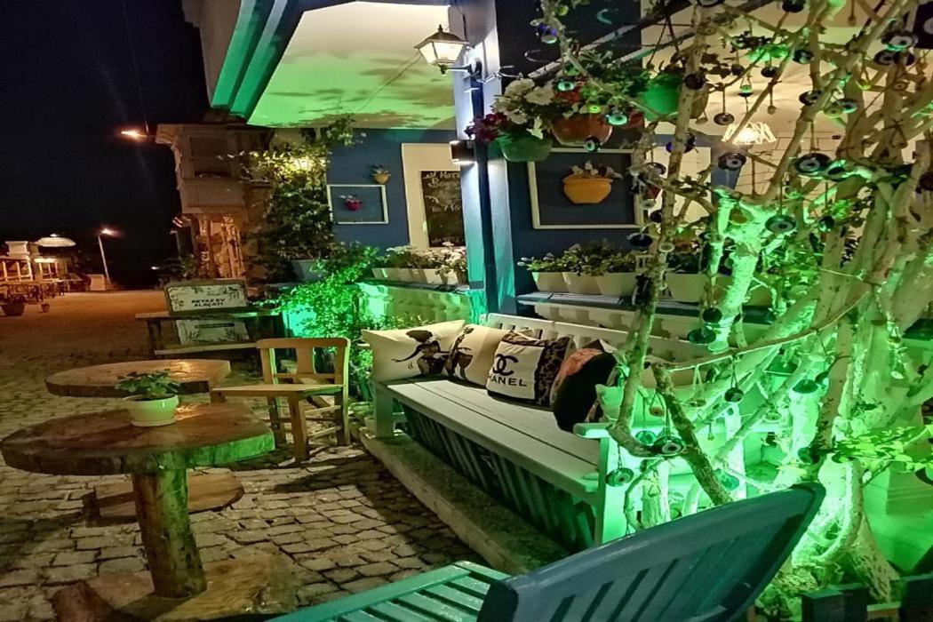 Beyaz Ev Hotel Alaçatı Luaran gambar